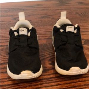 Toddler Nike sneakers size 5